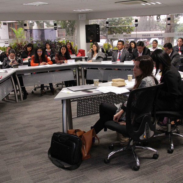 FMBBVA organiza un taller de gobierno corporativo en Perú