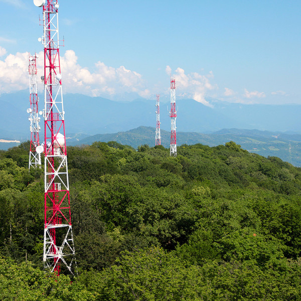 Telefónica vende las torres de Telxius Telecom