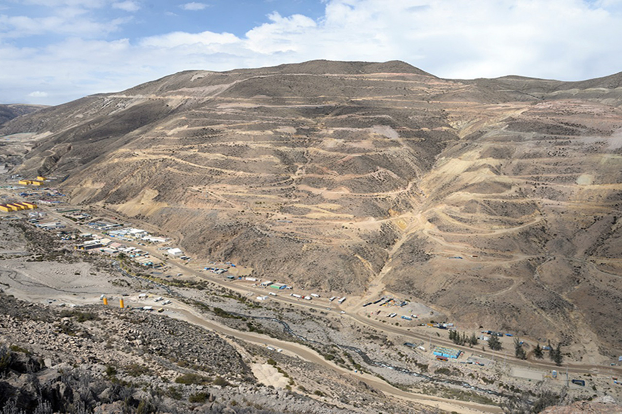 Sacyr entra en el sector minero peruano